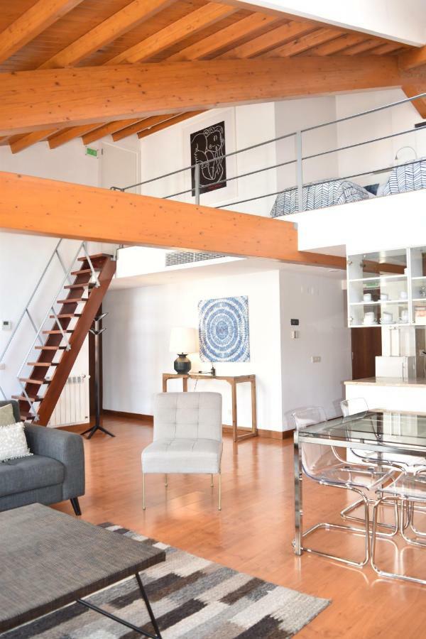 Architect-Designed Loft In A Historic Hilltop Neighborhood Лісабон Екстер'єр фото